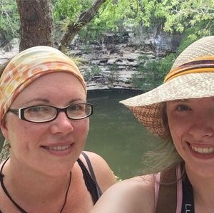 Meet your Posher, Claire